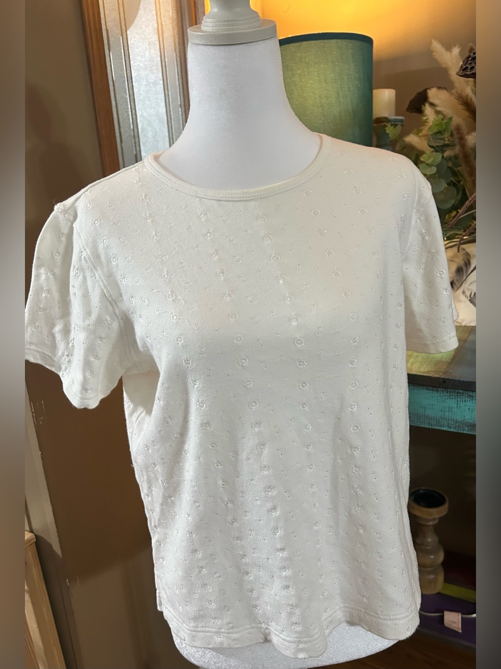 Classic Elements White Short Sleeve Eyelet Tee Size Large Petite